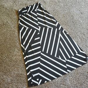 **3 for $18 Bundle** Med Moa Moa Maxie skirt